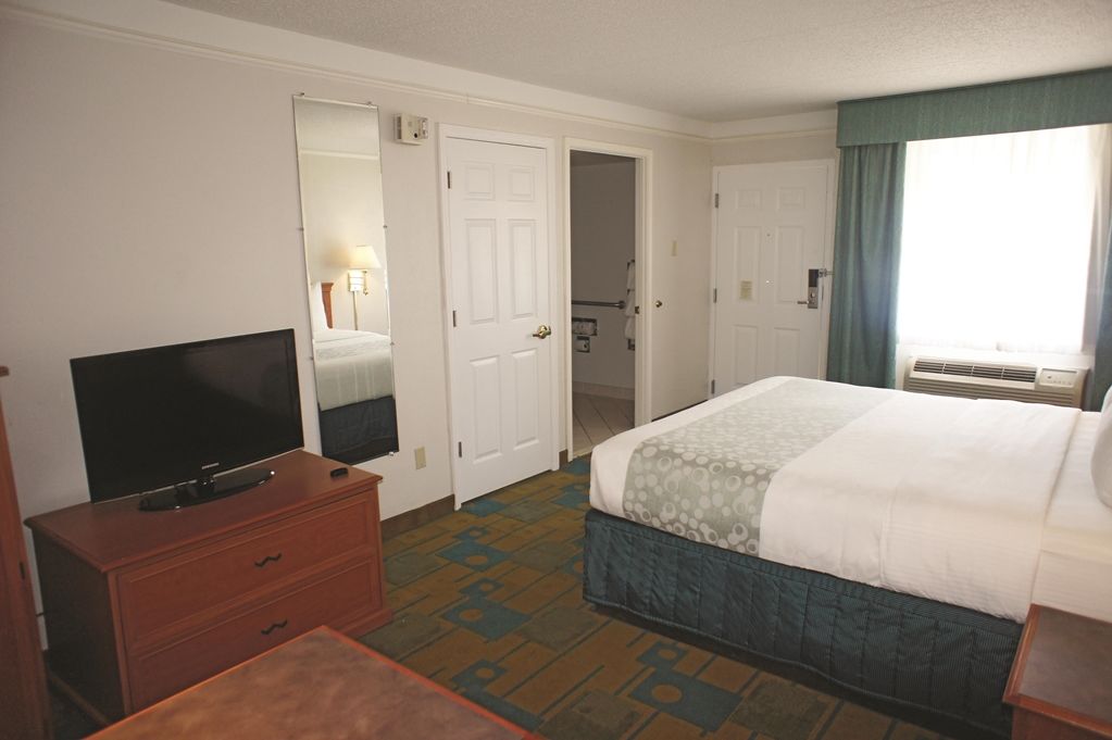 Baymont By Wyndham Orange Park 2*