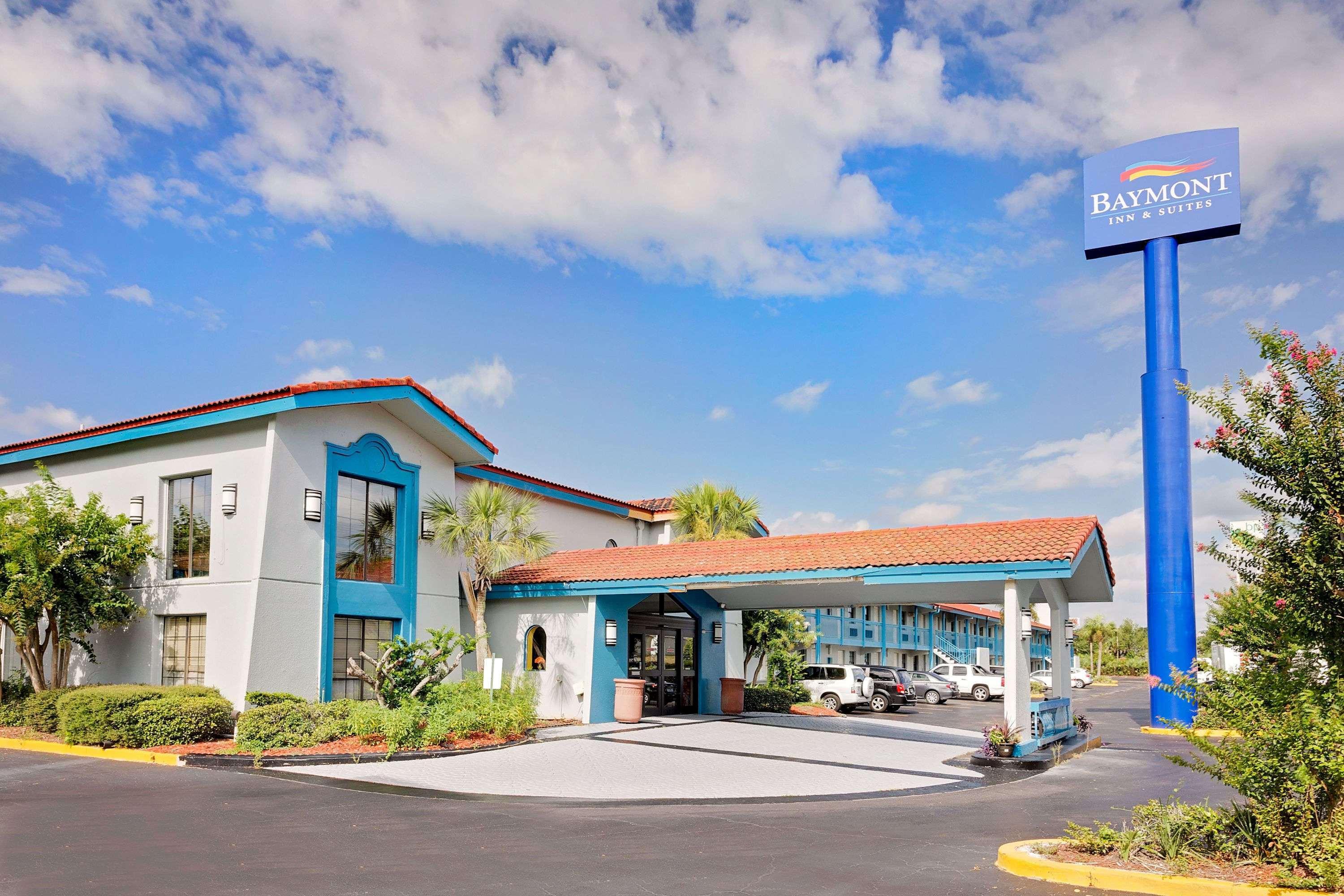 Hotel Baymont By Wyndham Orange Park 2*