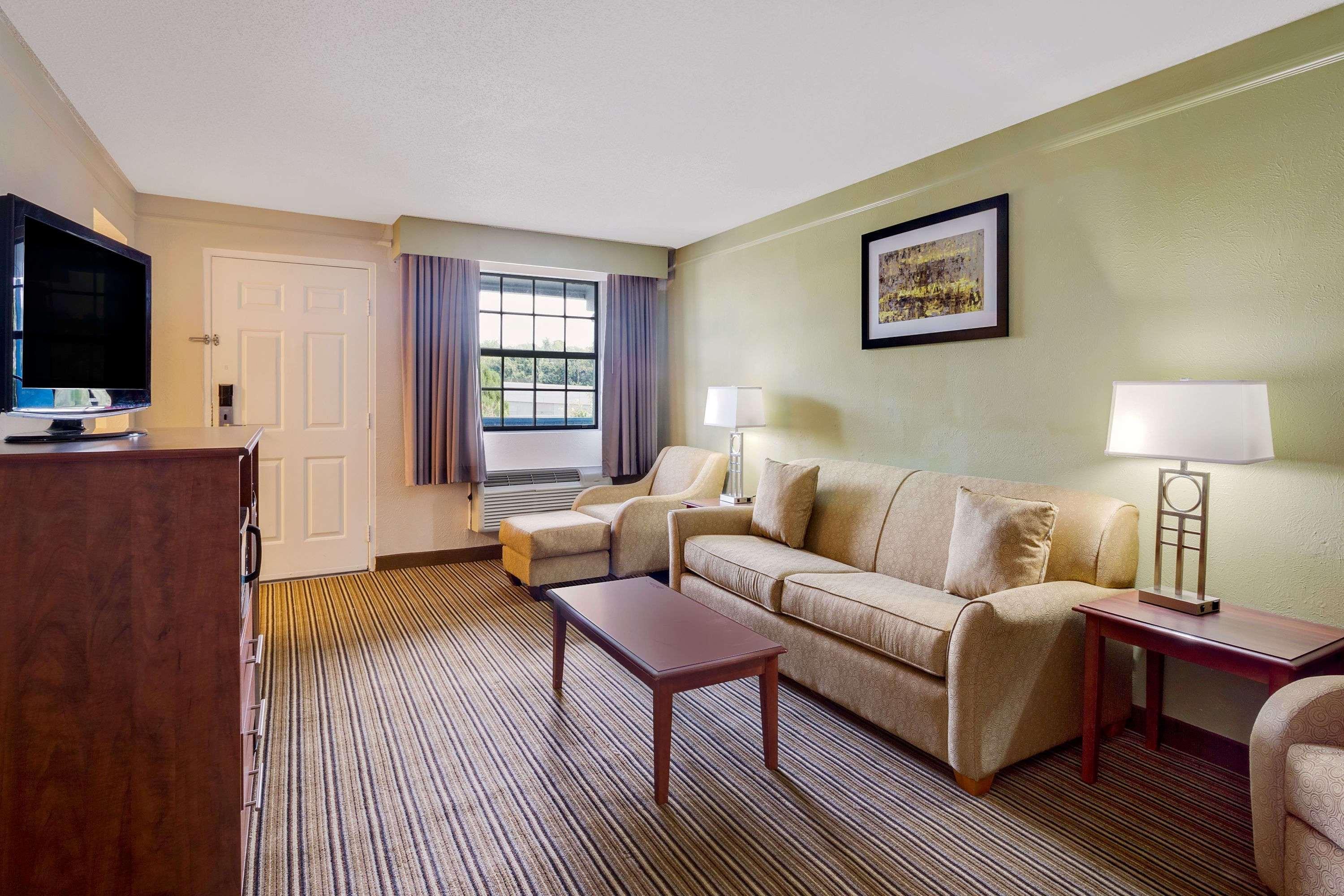 Hotel Baymont By Wyndham Orange Park
